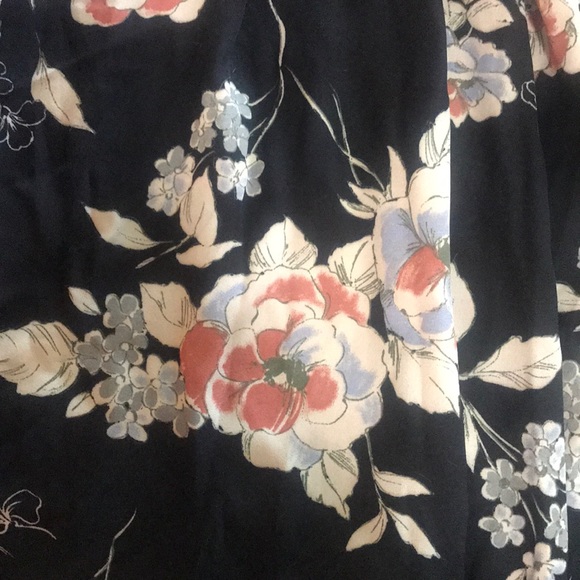 Xhilaration Long Sleeve Casual Top - Picture 3 of 6